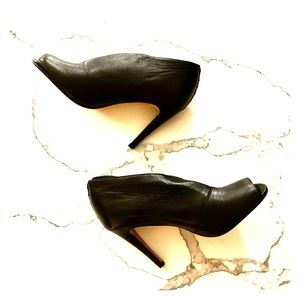 Halogen Black Leather Bootie